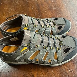 Eddie Bauer size 13M Men’s shoes